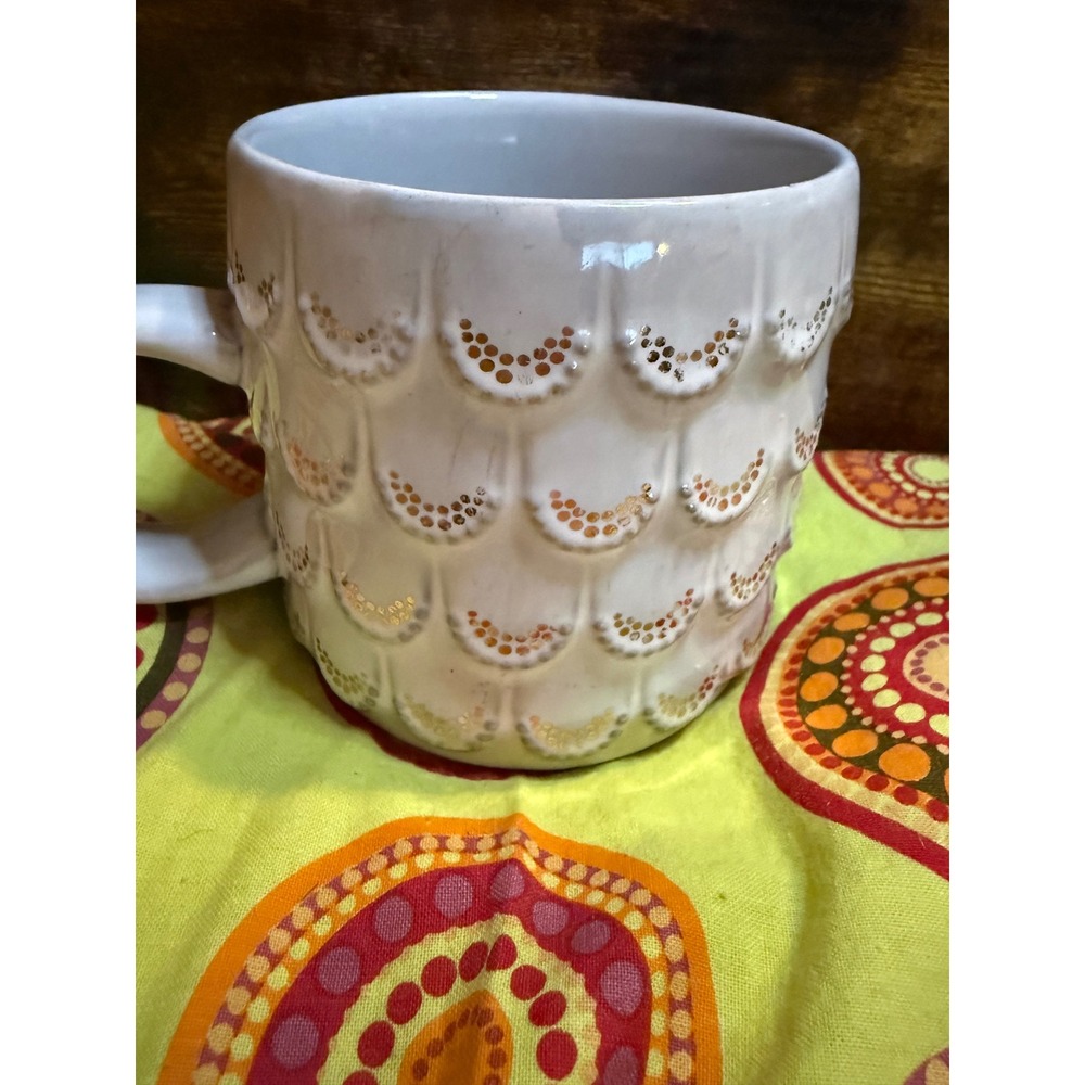 Starbucks 2016 White Mermaid Scale Embossed Ceramic Coffee Mug Gold Foil 10oz